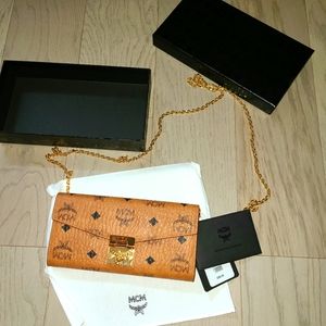 Mcm large flap Wallet on chain nwt